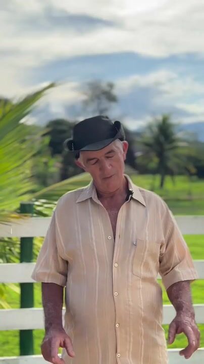 Produtor no pasto — origem do colostro Cōllum